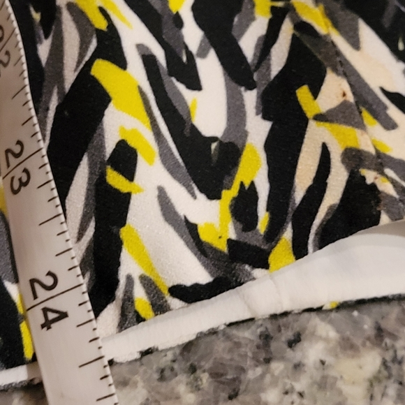 BALENCIAGA White Citron Black Print Structured Crew Neck Decorated Short Sleeve - Picture 8 of 16